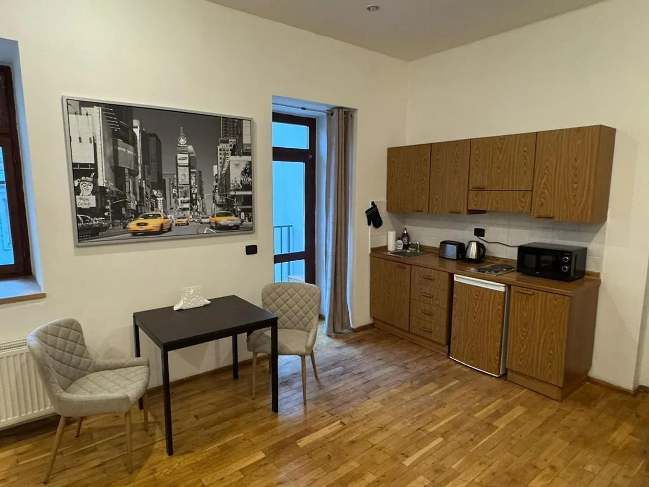 Cosy Studio With Terrace Near Florenc プラハ アパート